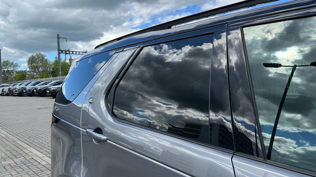Land Rover Discovery 3L Dynamic Hse Black #68