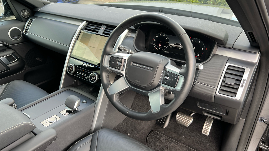 Land Rover Discovery 3L Dynamic Hse Black #13