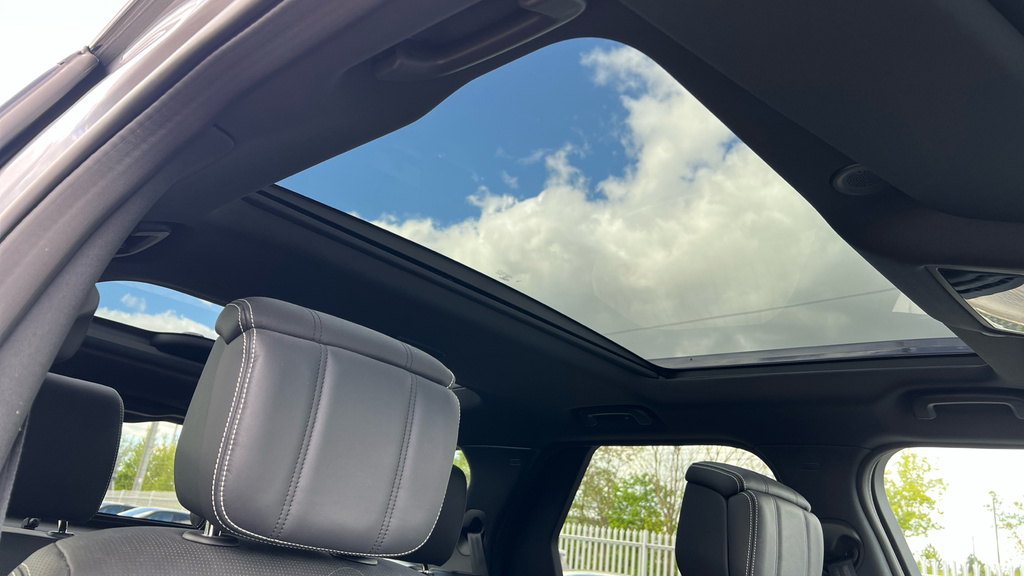 Land Rover Discovery 3L Dynamic Hse Black #11