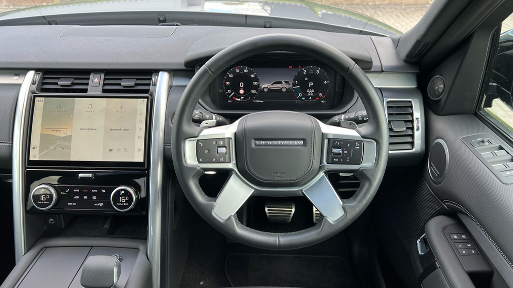 Land Rover Discovery 3L Dynamic Hse Black #47