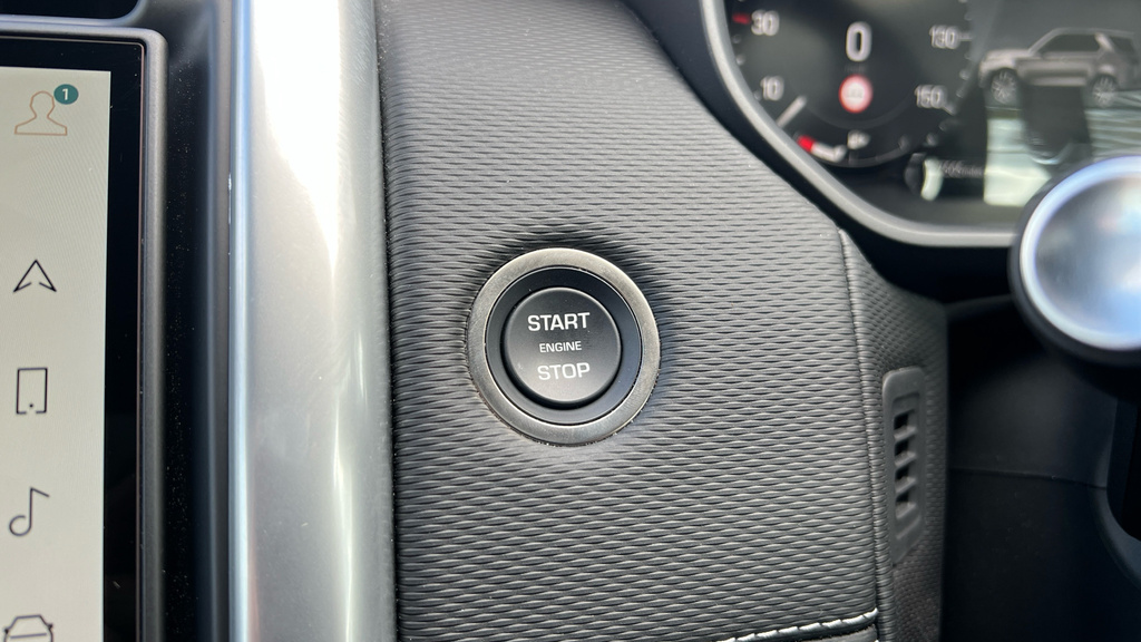 Land Rover Discovery 3L Dynamic Hse Black #24