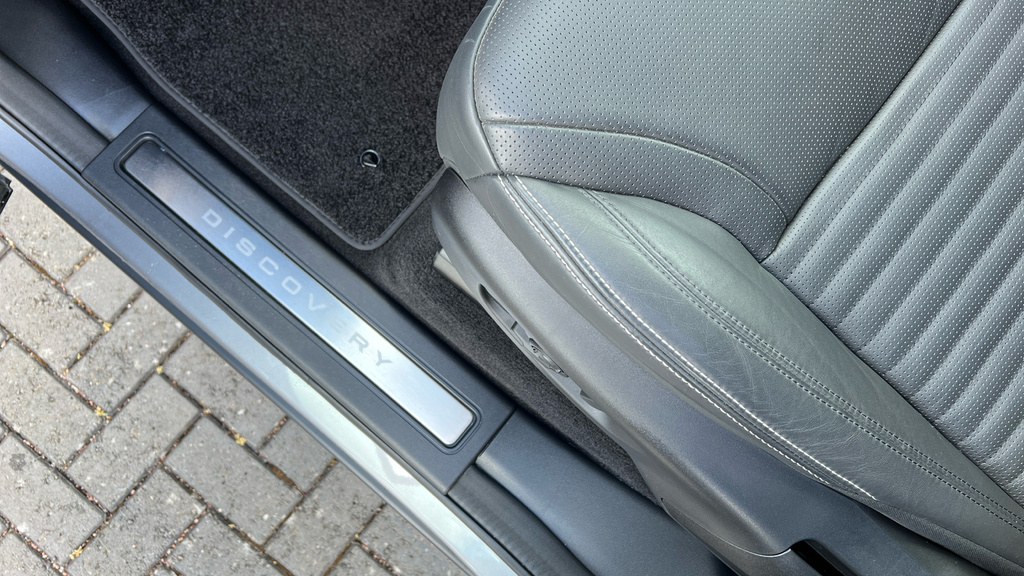 Land Rover Discovery 3L Dynamic Hse Black #66