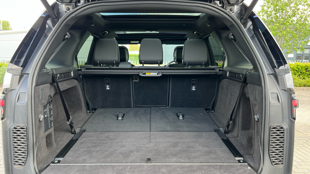 Land Rover Discovery 3L Dynamic Hse Black #29