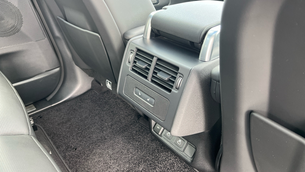 Land Rover Discovery 3L Dynamic Hse Black #54