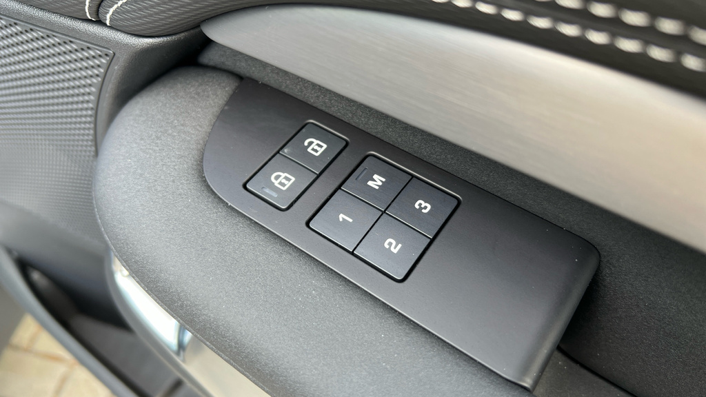 Land Rover Discovery 3L Dynamic Hse Black #51