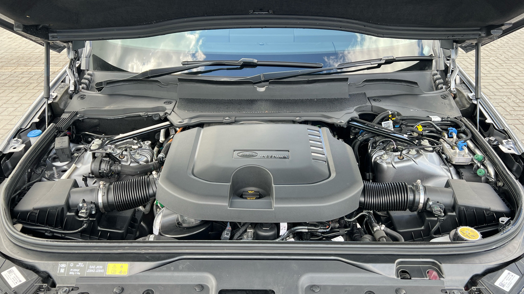 Land Rover Discovery 3L Dynamic Hse Black #32