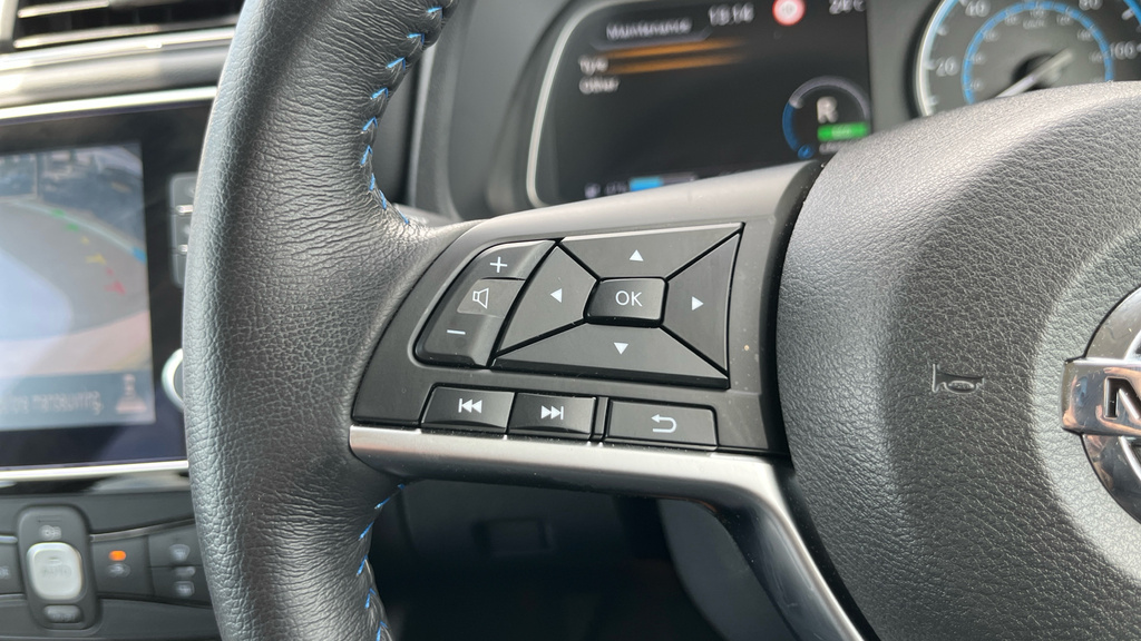 Nissan Leaf 39Kwh N-connecta Grey #29