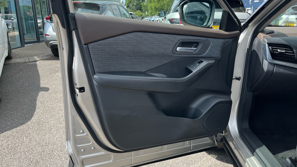 Nissan X-Trail Automatic  #24