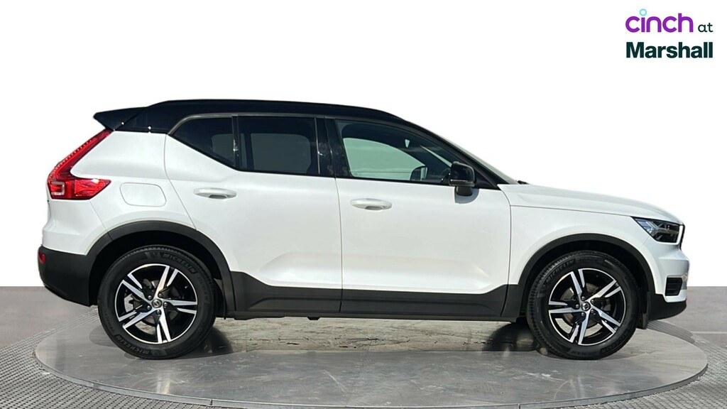 Volvo XC40 Momentum, T3 Black #2