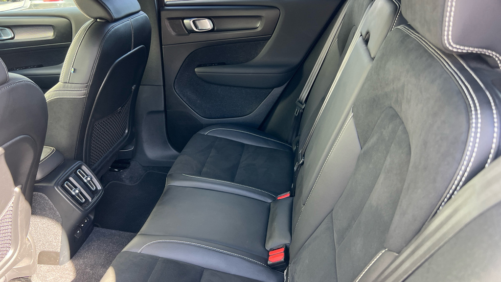 Volvo XC40 Momentum, T3 Black #18