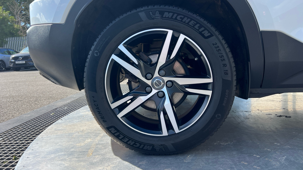 Volvo XC40 Momentum, T3 Black #22