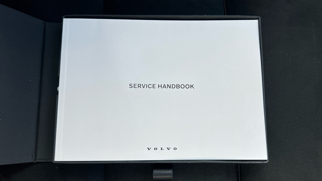 Volvo XC40 Momentum, T3 Black #28