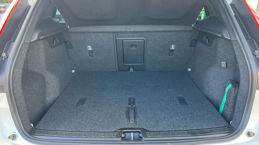 Volvo XC40 Momentum, T3 Black #19