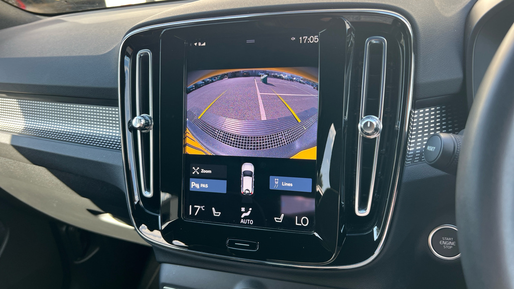 Volvo XC40 Momentum, T3 Black #12