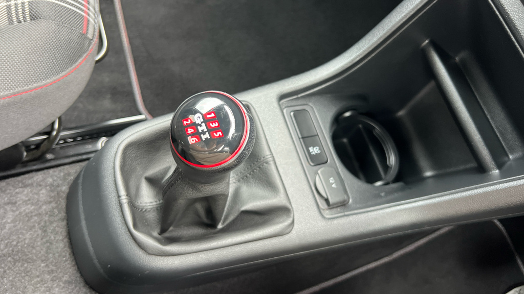 Volkswagen Up 1.0 Move Up Red #29