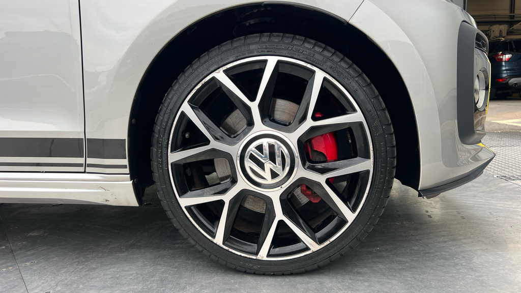 Volkswagen Up 1.0 Move Up Red #25