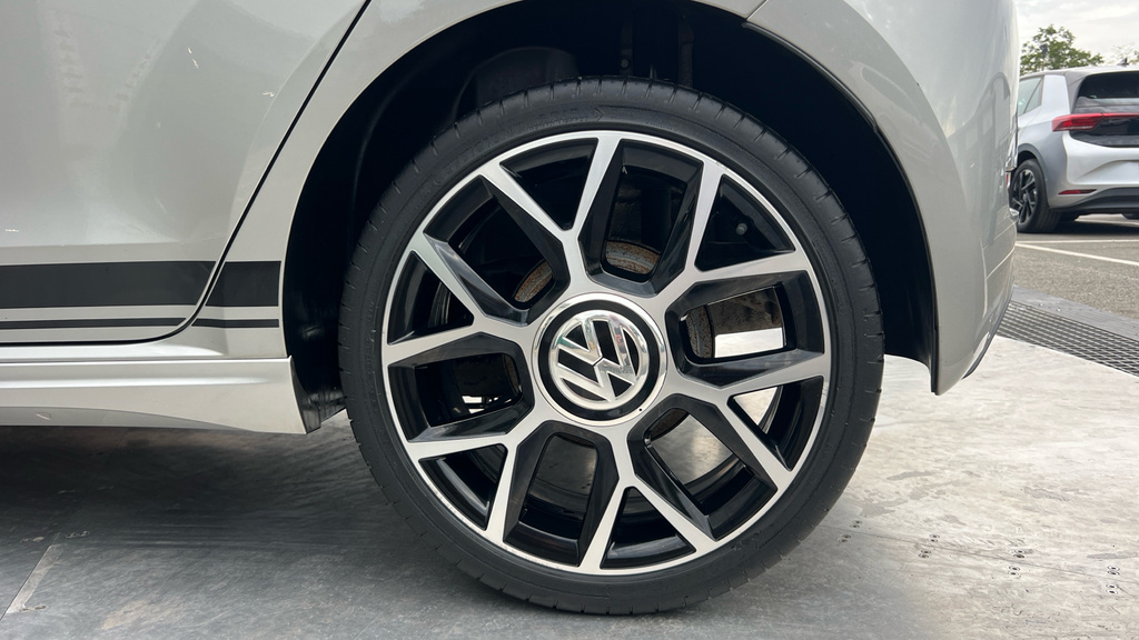 Volkswagen Up 1.0 Move Up Red #23