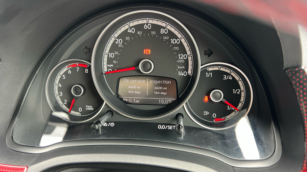 Volkswagen Up 1.0 Move Up Red #26