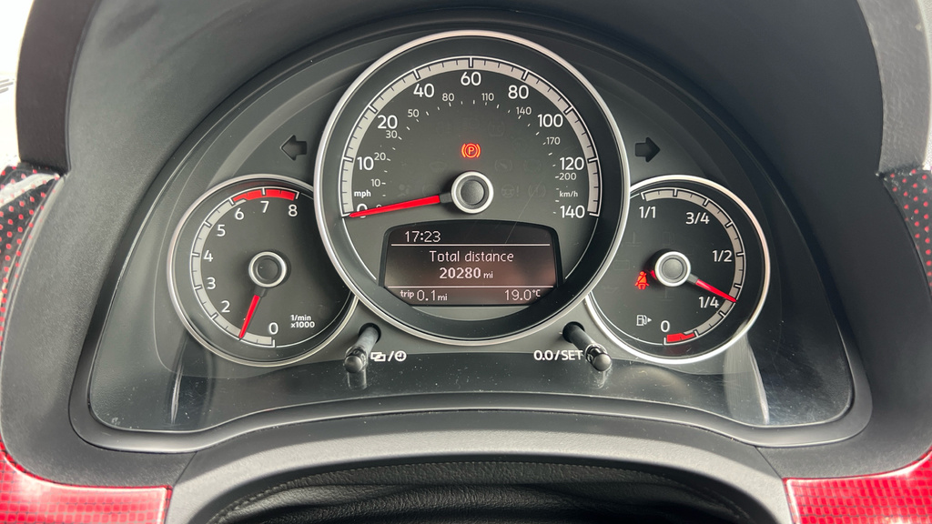 Volkswagen Up 1.0 Move Up Red #18
