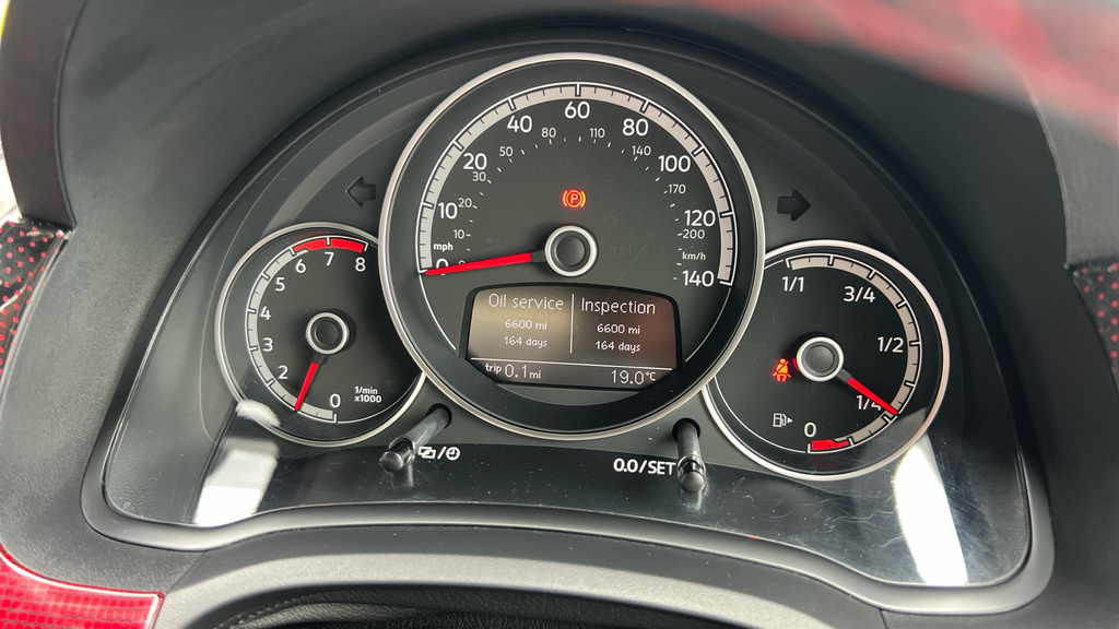 Volkswagen Up 1.0 Move Up Red #27
