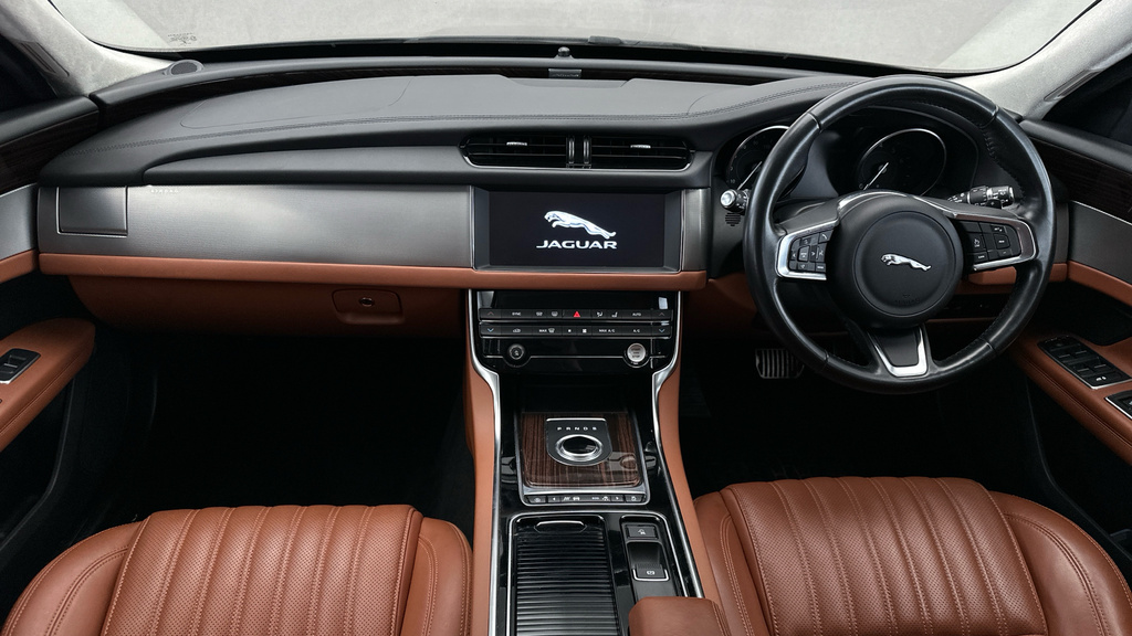 Jaguar XF 3L S Black #14