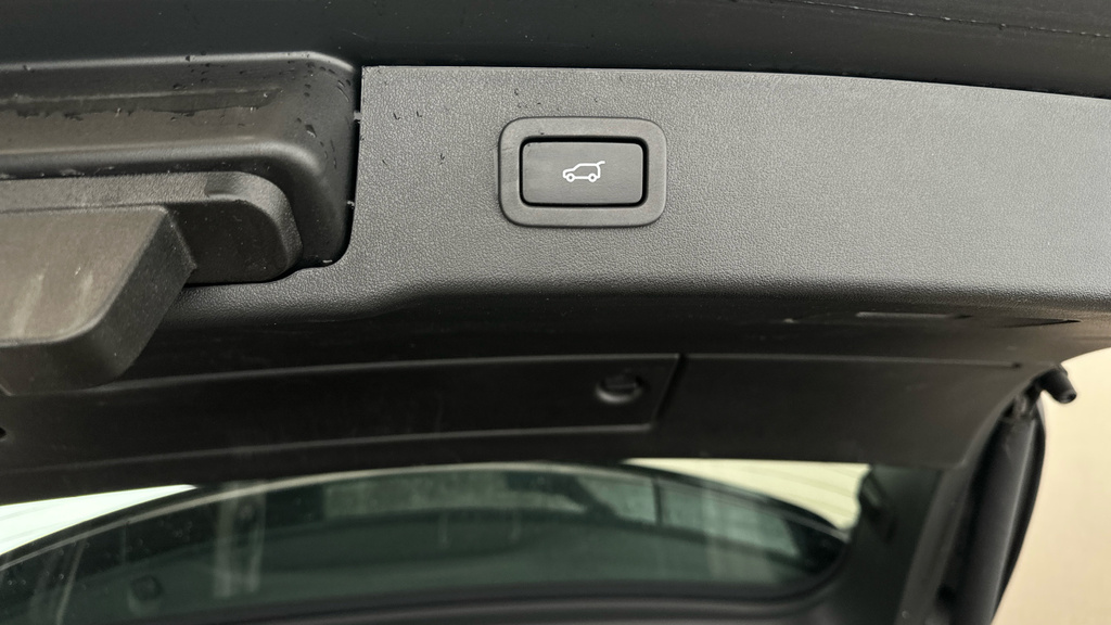 Jaguar XF 3L S Black #5
