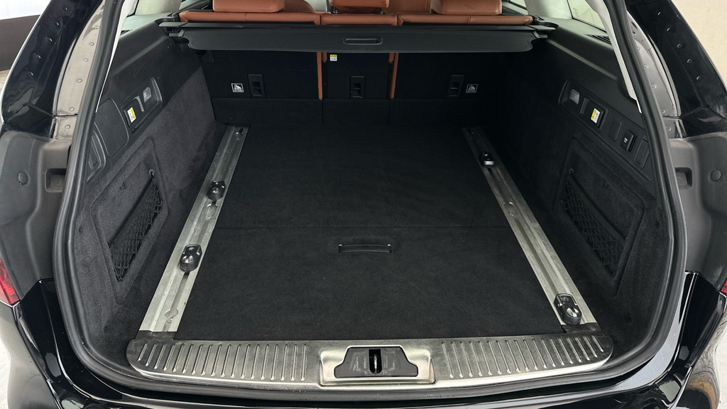 Jaguar XF 3L S Black #24