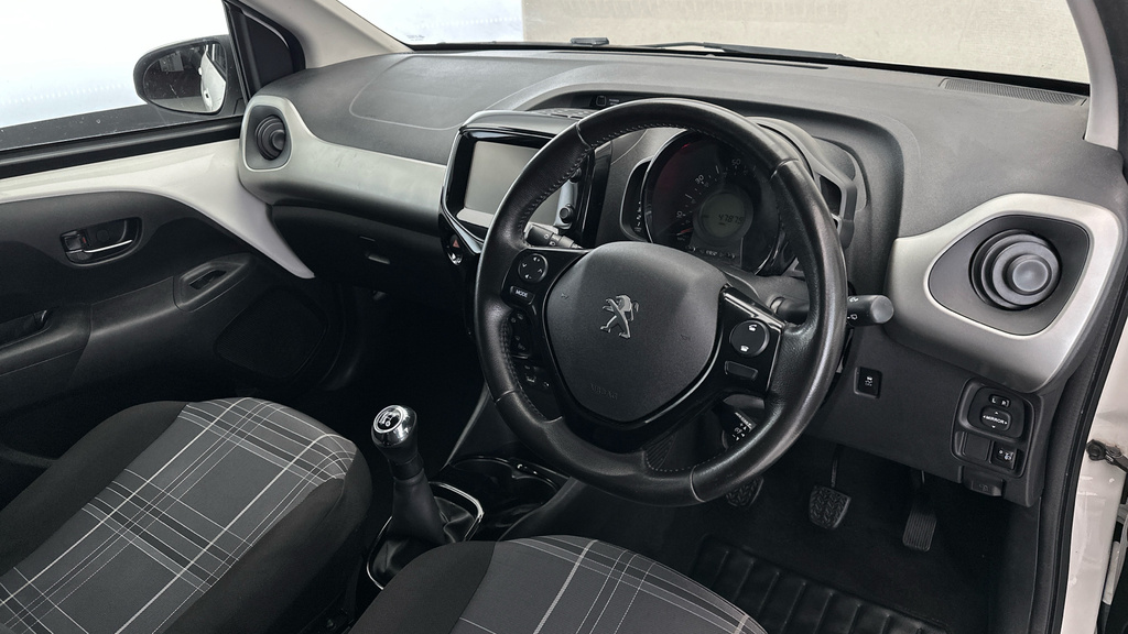 Peugeot 108 108 Active White #9