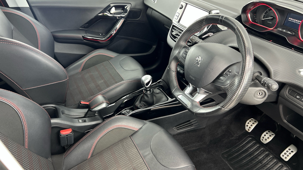 Peugeot 2008 Active White #9