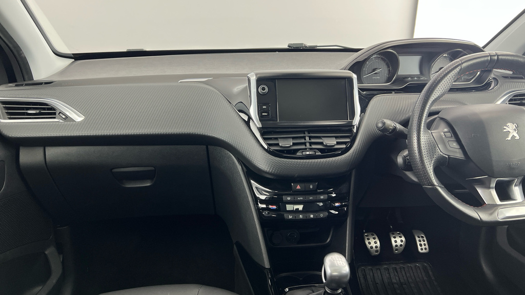 Peugeot 2008 Active White #12