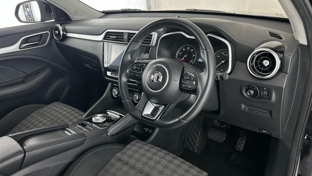 MG ZS 1.0L Exclusive 110 Bhp Blue #10