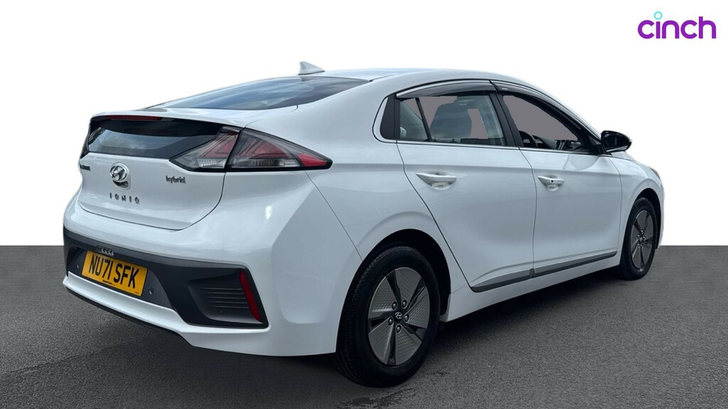 Hyundai Ioniq Premium White #3
