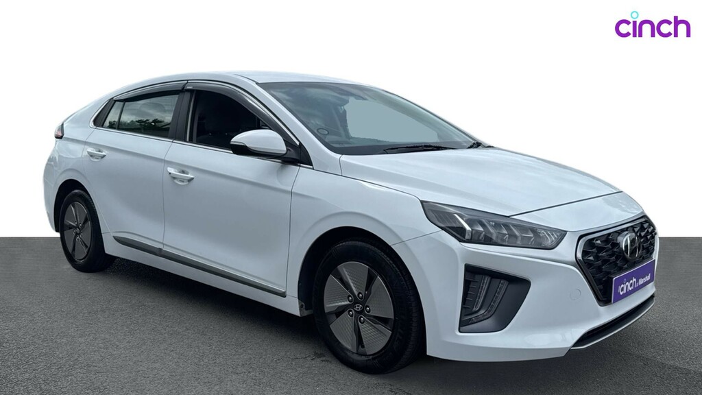 Hyundai Ioniq Premium White #1