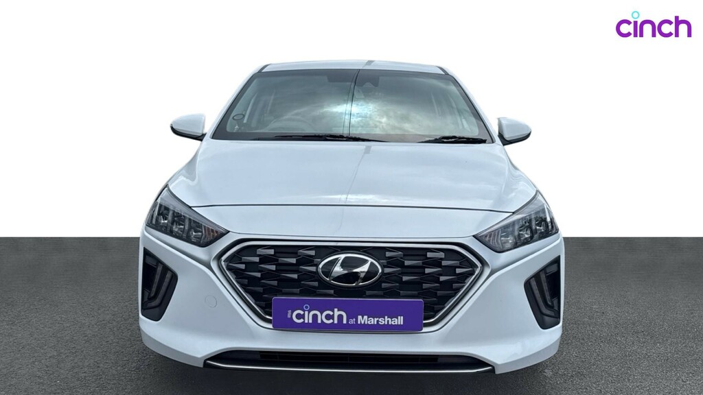 Hyundai Ioniq Premium White #8