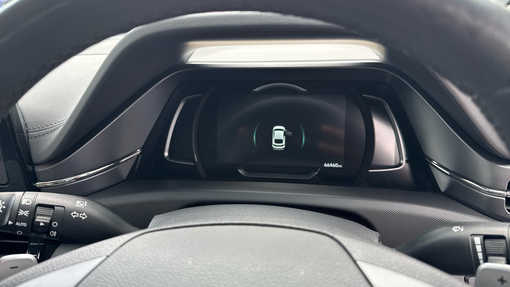 Hyundai Ioniq Premium White #13