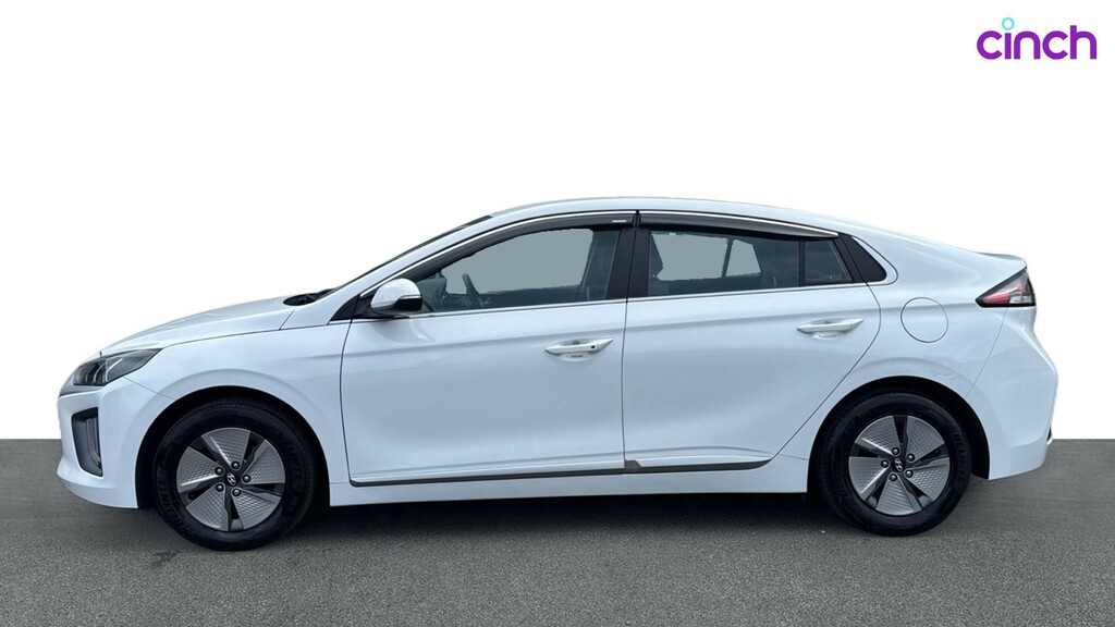 Hyundai Ioniq Premium White #6