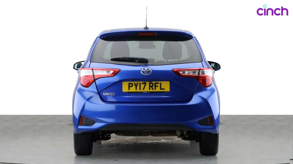 Toyota Yaris Icon Tech Red #4