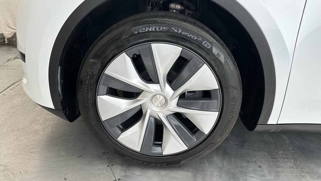 Tesla Model Y Suv Dual Motor Long Range 4Wde 202473 Black #25
