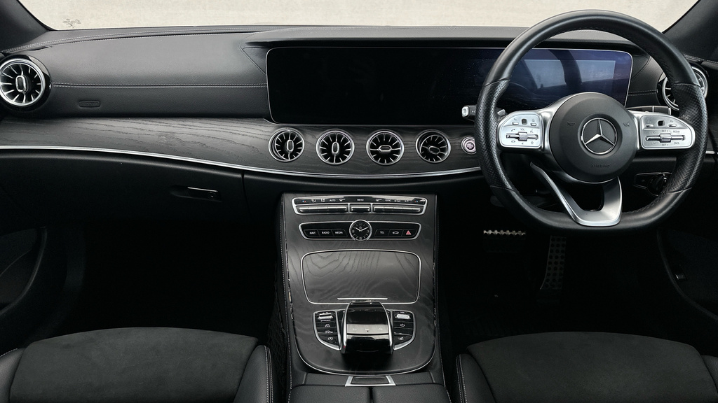 Mercedes-Benz E Class E220d Amg Line Edition 9G-tronic White #14