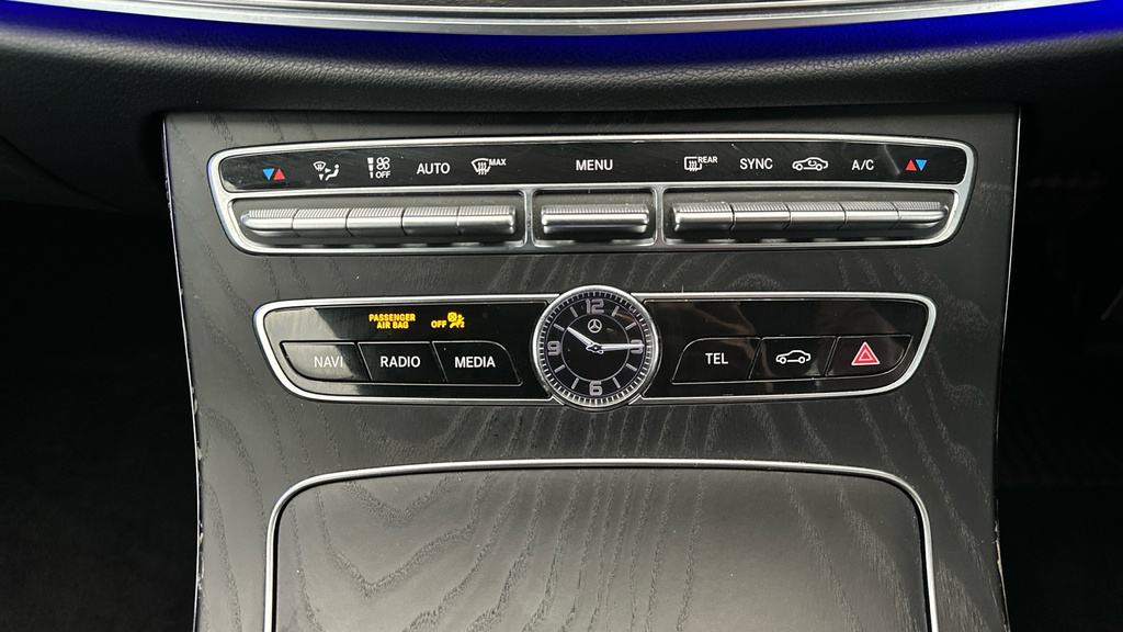 Mercedes-Benz E Class E220d Amg Line Edition 9G-tronic White #18