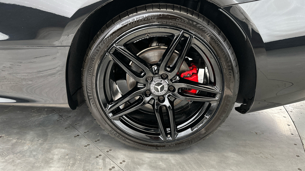 Mercedes-Benz E Class E220d Amg Line Edition 9G-tronic White #24