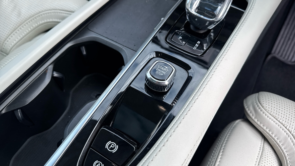 Volvo XC90 B6 Ultimate Awd Silver #36