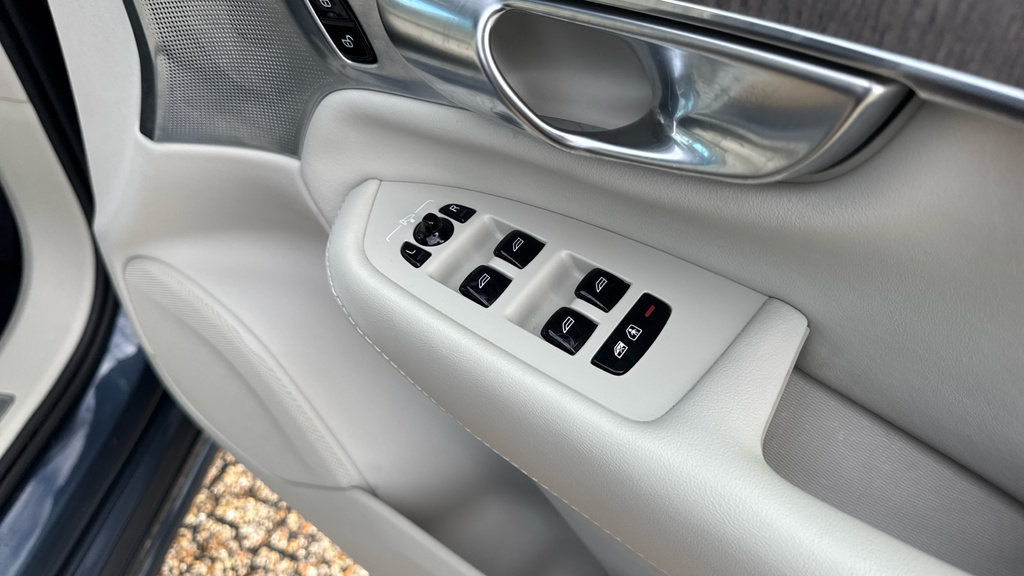 Volvo XC90 B6 Ultimate Awd Silver #33