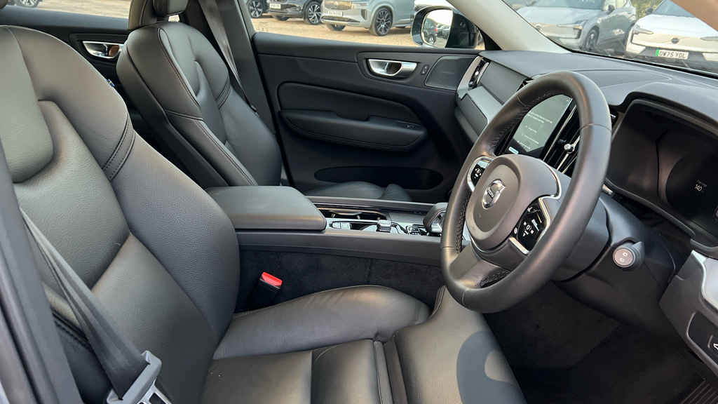 Volvo XC60 Suv Black #23