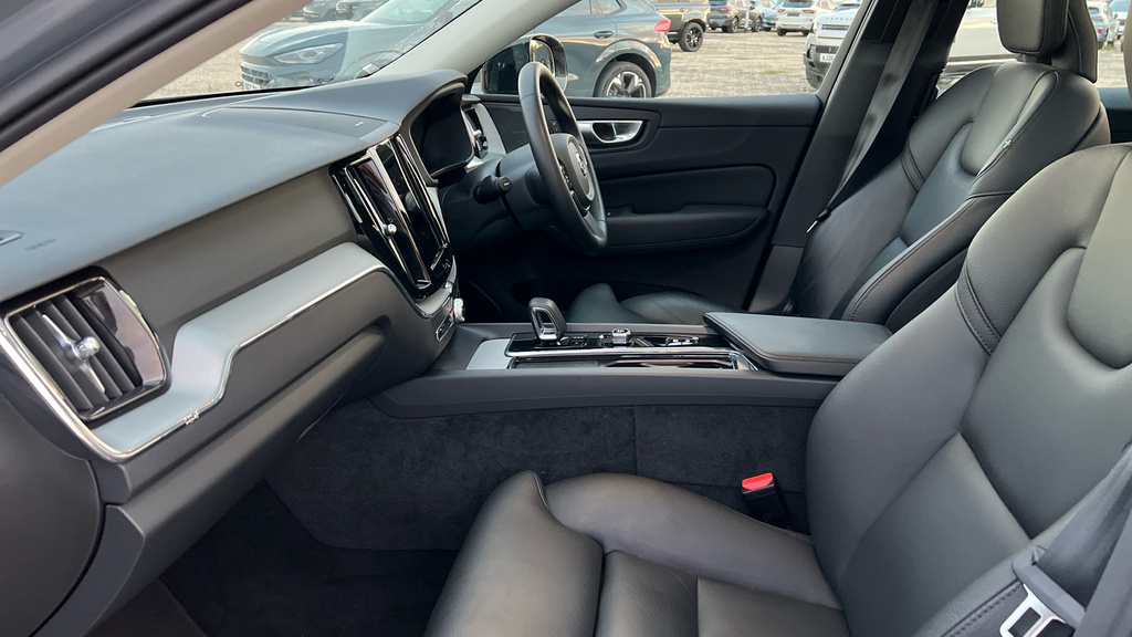 Volvo XC60 Suv Black #42