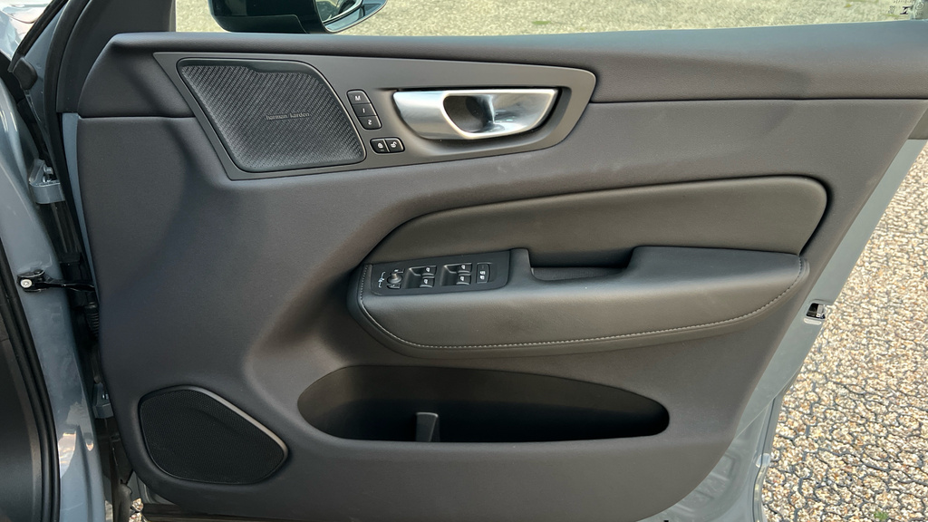 Volvo XC60 Suv Black #38