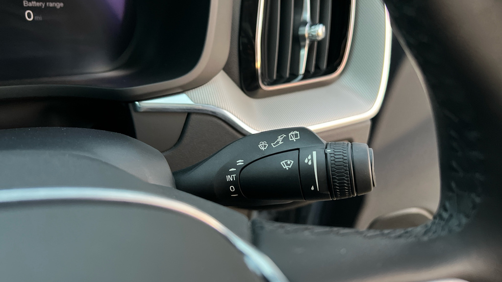Volvo XC60 Suv Black #32