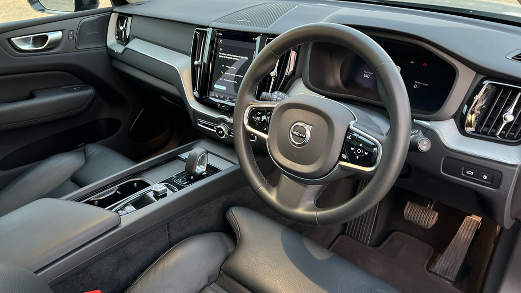 Volvo XC60 Suv Black #9