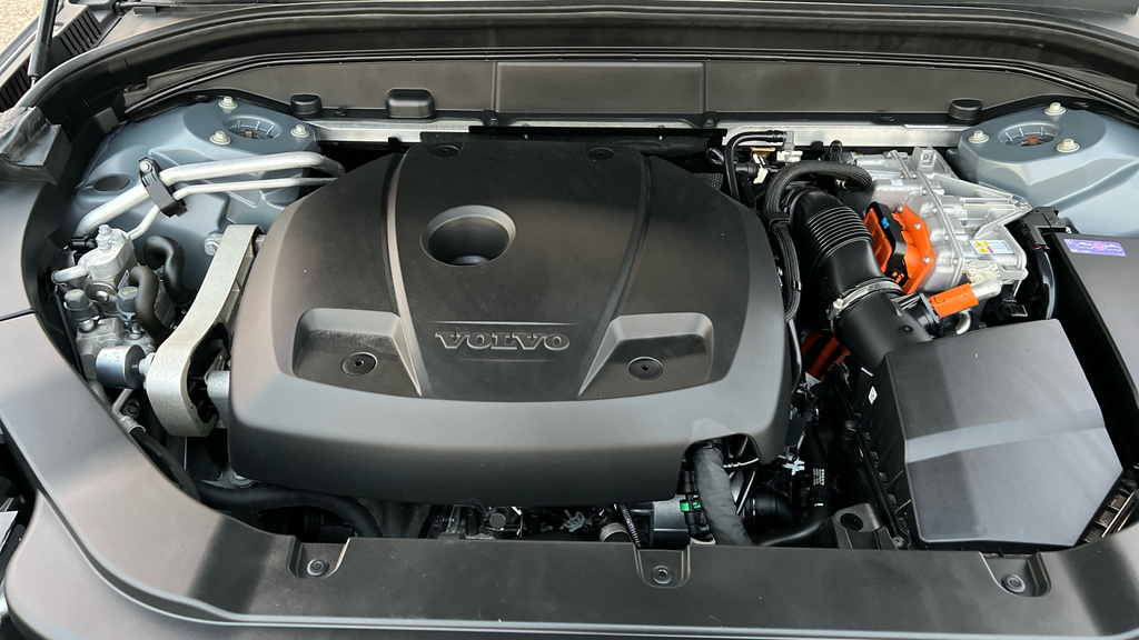 Volvo XC60 Suv Black #16