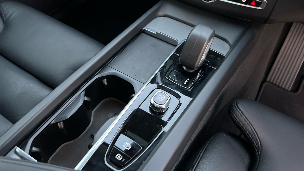 Volvo XC60 Suv Black #34